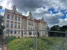 Oprava Nedvědova náměstí je dokončena a čeká na kolaudaci. Teprve poté jej bude moci městská část Praha 4 zpřístupnit veřejnosti. K získání kolaudace je ale nutné dodržet zákonem dané lhůty a získat kladné vyjádření od všech zúčastněných institucí, včetně památkářů nebo hasičů. Vlastní akt kolaudace je plánován na úterý 5. srpna 2025. Oprava Nedvědova náměstí je dokončena a čeká na kolaudaci. Teprve poté jej bude moci městská část Praha 4 zpřístupnit veřejnosti. K získání kolaudace je ale nutné dodržet zákonem dané lhůty a získat kladné vyjádření od všech zúčastněných institucí, včetně památkářů nebo hasičů. Vlastní akt kolaudace je plánován na úterý 5. srpna 2025.