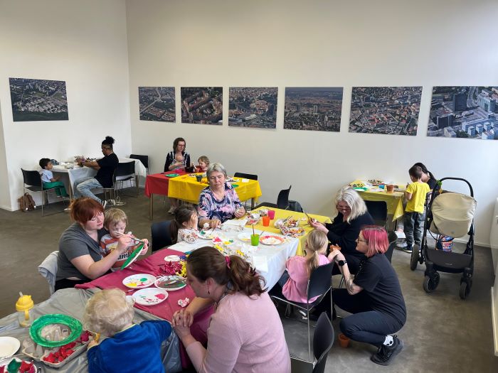 Velikonoční workshop naučil děti plést pomlázku