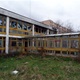 Zchátralý objekt bývalých jeslí na adrese Znojemská 1248 při návštěvě v pátek 29. listopadu 2019. V úterý 3. prosince 2019 by zde měla začít dlouho očekávaná demolice. Ruinu, která je v majetku hlavního města, převzala tento týden vybraná firma, která se má postarat o její demolici. Práce potrvají tři až čtyři měsíce.