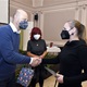 V předvánočním čase se na Nuselské radnici sešli školní metodici prevence a další pedagogové, kteří mimořádně přispěli k realizaci preventivních programů na školách, jichž je MČ Praha 4 zřizovatelem. Za svou mimořádně důležitou práci dostali ocenění ve formě dárkových poukazů. Odpoledního setkání v úterý 14. prosince 2021 se zúčastnili a dary předávali také starostka MČ Praha 4 Irena Michalcová (ANO 2011), předsedkyně Výboru pro bezpečnost ZMČ Praha 4 Lucie Michková (ODS) a radní pro informatiku, bezpečnost a sport Jaroslav Míth (ODS).
