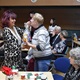 V pondělí 11. 12. 2023 se senioři z Prahy 4 sešli k tradičnímu předvánočnímu posezení a tanci v KC Novodvorská.