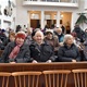 V kostele Panny Marie Královny míru na Lhotce se ve čtvrtek 12. prosince 2019 odpoledne uskutečnil adventní koncert. Se směsí melodií pro vánoční atmosféru při něm vystoupil Vladimír Pecháček se svou kapelou.