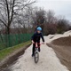 Radnice Prahy 4 zrekonstruovala sportoviště v sousedství ulice Na Chodovci. Právě tam byla už v roce 2008 vybudována přírodní pumptracková dráha se sousedícím skateparkem. Díky radničnímu projektu se nyní výrazně zlepšila kvalita areálu a rozšířily se počet, délka i obtížnost tratí. Původně jedna dráha se díky rekonstrukci rozšířila na tři dráhy různých stupňů obtížnosti – od začátečníků po pokročilé. Celková délka tratí je 160 metrů a výška skoků od půl do tří metrů. Zkušeným cyklotrialistům je rovněž k dispozici umělá šestimetrová rampa.
