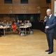 Do posledního místa zaplněné Kulturní centrum Novodvorská hostilo v úterý 25. února 2020 další pokračování velmi oblíbeného cyklu „Neseďte doma, přijďte mezi nás“, pořádaného městskou částí Praha 4 pro seniory. Společenskou akci si samozřejmě nenechali ujít starostka Prahy 4 Irena Michalcová (ANO 2011) a místostarosta Josef Svoboda.