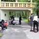 Po citlivé rekonstrukci altánu v parku Jezerka, která proběhla v režii městské části Praha 4, se toto krásné místo díky obětavým sousedům pomalu, ale jistě stává místním centrem nabízejícím čtenářský a odpočinkový kout nebo třeba potřebný klid pro práci na notebooku. Snímky jsou z akce spolku Probuďme Nusle, který zde ve čtvrtek 4. června 2020 odstartoval v 17 hodin veřejné čtení, spojené s koncertem, tvůrčí dílnou pro děti a sousedským stolem. Na akci se přišli podívat i zástupci radnice - radní pro investice Filip Vácha a místostarosta pro kulturu a majetek Michal Hroza /oba TOP 09).