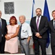 Ve čtvrtek 1. srpna oslavil své 95. narozeniny Tomáš Lom, hrdina bitvy o Anglii, příslušník 311. československé perutě britského královského letectva Roayl Air Force a už půlstoletí obyvatel Hodkoviček. Jubilantovi na Úřadu městské části Praha 4 poblahopřáli starostka Irena Michalcová (Ano 2011) a radní Filip Vácha (TOP 09). 
