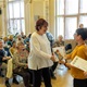 Předávání diplomů seniorům z projektu Zpátky do školy na Nuselské radnici