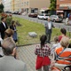 Společenské setkání u Záhonu 40 růží pro Lidice v ulici Za Zelenou liškou v Praze 4