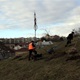 MČ Praha 4 v uplynulých dnech vysadila na vrchu Kapitol v pražské Michli do starého ovocného sadu celkem 55 nových ovocných stromů. V souladu s klimatickou politikou města došlo k dosazení dožívajícího historického sadu tradičními druhy peckovin (jde zejména různé druhy jedlých třešní) a malvic (hrušně, jeřáby), ale i k výsadbě zcela nové reprezentativní aleje napříč svahem z 23 exemplářů sytě růžově kvetoucích třešních chloupkatých (varieta Accolade). Na snímcích z 2. a 3. prosince 2021 je zachycena výsadba, kterou si přišel prohlédnout i radní Tomáš Hrdinka (ANO 2011). 