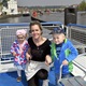 Pro maminky bylo připraveno drobné občerstvení a káva. Pro děti pak facepainting (malování na obličej) a svačinka. Na palubě nemohla chybět ani živá hudba, která dotvářela skvělou atmosféru a na kterou si zatancovaly nejen děti. Původně předpověď počasí plavbě moc nepřála a slibovala déšť, opak byl ale pravdou. Na celou plavbu svítilo sluníčko, a tak si ji maminky i děti náramně užívali.