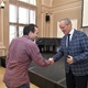 Praha 4 uspořádala v letošním roce celkem v šesti svých základních školách sedm PC kurzů určených pro seniory ze čtvrté městské části. Devadesátka úspěšných absolventů pak získala nárok na „Pamětní list za absolvování počítačových kurzů“, který si absolventi mohli v pondělí 16. prosince 2019 vyzvednout při malé oslavě na radnici v Nuslích. Slavnostního předání pamětních listů se ujal místostarosta Prahy 4 pro sociální, zdravotní a rodinnou politiku Josef Svoboda, kterému asistovala vedoucí odboru školství, prevence a rodinné politiky Úřadu MČ Praha 4 Jana Ságlová.