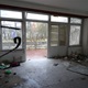 Zchátralý objekt bývalých jeslí na adrese Znojemská 1248 při návštěvě v pátek 29. listopadu 2019. V úterý 3. prosince 2019 by zde měla začít dlouho očekávaná demolice. Ruinu, která je v majetku hlavního města, převzala tento týden vybraná firma, která se má postarat o její demolici. Práce potrvají tři až čtyři měsíce.