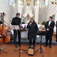 V kostele Panny Marie Královny míru na Lhotce se ve čtvrtek 12. prosince 2019 odpoledne uskutečnil adventní koncert. Se směsí melodií pro vánoční atmosféru při něm vystoupil Vladimír Pecháček se svou kapelou.