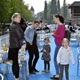 Pro maminky bylo připraveno drobné občerstvení a káva. Pro děti pak facepainting (malování na obličej) a svačinka. Na palubě nemohla chybět ani živá hudba, která dotvářela skvělou atmosféru a na kterou si zatancovaly nejen děti. Původně předpověď počasí plavbě moc nepřála a slibovala déšť, opak byl ale pravdou. Na celou plavbu svítilo sluníčko, a tak si ji maminky i děti náramně užívali.