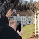 MČ Praha 4 v uplynulých dnech vysadila na vrchu Kapitol v pražské Michli do starého ovocného sadu celkem 55 nových ovocných stromů. V souladu s klimatickou politikou města došlo k dosazení dožívajícího historického sadu tradičními druhy peckovin (jde zejména různé druhy jedlých třešní) a malvic (hrušně, jeřáby), ale i k výsadbě zcela nové reprezentativní aleje napříč svahem z 23 exemplářů sytě růžově kvetoucích třešních chloupkatých (varieta Accolade). Na snímcích z 2. a 3. prosince 2021 je zachycena výsadba, kterou si přišel prohlédnout i radní Tomáš Hrdinka (ANO 2011). 