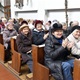 V kostele Panny Marie Královny míru na Lhotce se ve čtvrtek 12. prosince 2019 odpoledne uskutečnil adventní koncert. Se směsí melodií pro vánoční atmosféru při něm vystoupil Vladimír Pecháček se svou kapelou.