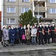 U Hradní stráže pracují talentovaní i ochotní muzikanti, kteří svými výkony rádi rozdávají radost. Dokázali to i seniorům z Prahy 4, konkrétně těm z domu s pečovatelskou službou v Branické ulici, které potěšili v úterý 8. prosince 2020 dopoledne coby dobrovolní vyslanci projektu Ježíškova vnoučata.