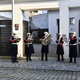 U Hradní stráže pracují talentovaní i ochotní muzikanti, kteří svými výkony rádi rozdávají radost. Dokázali to i seniorům z Prahy 4, konkrétně těm z domu s pečovatelskou službou v Branické ulici, které potěšili v úterý 8. prosince 2020 dopoledne coby dobrovolní vyslanci projektu Ježíškova vnoučata.