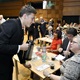 Do posledního místa zaplněné Kulturní centrum Novodvorská hostilo v úterý 25. února 2020 další pokračování velmi oblíbeného cyklu „Neseďte doma, přijďte mezi nás“, pořádaného městskou částí Praha 4 pro seniory. Společenskou akci si samozřejmě nenechali ujít starostka Prahy 4 Irena Michalcová (ANO 2011) a místostarosta Josef Svoboda.