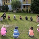 Začátek nového školního roku byl v některých mateřských školách obohacen už tradičním zahradnickým workshopem organizovaným v rámci místní Agendy 21 městskou částí Praha 4 ve spolupráci se spolkem Záhony pro školky. Na snímcích z 16. září 2021 workshop v MŠ Kaplická, nakterý se přišel podívat i radní Tomáš Hrdinka (ANO 2011).