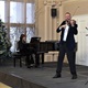 V hlavním sále historické budovy radnice v Nuslích se ve čtvrtek 26. listopadu 2019 odpoledne uskutečnil koncert houslového virtuosa Alexandra Shonerta. Akce se uskutečnila jako sedmý díl seriálu „Neseďte doma, přijďte za námi“. Naše seniory přišel na koncert pozdravit a uvést ho místostarosta pro sociální, zdravotní a rodinnou politiku Josef Svoboda.