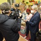 Už desátý ročník sbírky nazvané Děti dětem shromáždil pro Dětské centrum při Thomayerově nemocnici potřebné věci, ale také hračky, které toto zařízení využije při péči o ohrožené děti a matky v krizové situaci. Slavnostní předání se uskutečnilo ve čtvrtek 17. prosince 2020 dopoledne. dary předávala starostka Prahy 4 Irena Michalcová (ANO 2011) a přebírali je ředitel Thomayerovy nemocnice Zdeněk Beneš a ředitelk centra Jaroslava Lukešová. 