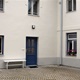 Hlavním smyslem Denního stacionáře, který městská část Praha 4 otevřela ve zrekonstruovaných prostorách domu s pečovatelskou službou v Branické ulici 43/55, je poskytnout klientům takové prostředí, které eliminuje jejich sociální izolaci, nabídne možnost společného soužití s jejich vrstevníky. Snímky interiérů a vybavení jsou ze dne 18. června 2020.