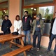 Sedící figura je už zpátky na Novodvorské