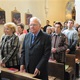 Udílení svátosti biřmování kardinálem Dominikem Dukou v kostele sv. Václava v Nuslích