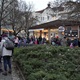 Na nám. Bratří Synků proběhla v neděli 1. prosince 2019 od 15 hodin jedna z tradičních předvánočních akcí, spojená s rozsvícením stromů. U podniků Baštova zmrzlina a café V zahradě mohli dospělí ochutnat svařák či vánoční pivní speciál Bašta, děti se pak věnovaly zdobení perníčků s cukrářkou, otestovaly nealko zahříváky a vyzkoušely si zdobení stromečku. Samotný vánoční strom a stromeček se rozzářily zhruba o dvě hodiny později. Krásné Vánoce všem přišli popřát starostka Prahy 4 Irena Michalcová (ANO 2011) a místostarosta Michal Hroza (TOP 09).