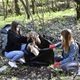 Okolí cyklostezky u branických hřišť dlouhodobě trpí nepořádkem, který zde vytvářejí lidé, jimž je zatěžko odložit pneumatiky a další odpad tam, kam patří, a pohazují ho místo toho v zeleni. Místní obyvatelé, ochotní středoškoláci a radní Tomáš Hrdinka se proto spojili, domluvili a vyrazili v úterý 27. dubna 2021 vylepšit naše společné okolí. Mnozí ze studentů se setkali poprvé po řadě měsíců, kdy se vídají jen přes monitory počítačů. Ty ale nyní vypnuli a přijeli do Braníka, kde vyfasovali rukavice, dezinfekci, velké plastové pytle a nevábné okolí cyklostezky v sousedství sportovišť a Jižní spojky uklidili. Práce bylo dost, ale studenti z michelské Školy mezinárodních a veřejných vztahů jsou na environmentální projekty zvyklí. 