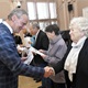 Praha 4 uspořádala v letošním roce celkem v šesti svých základních školách sedm PC kurzů určených pro seniory ze čtvrté městské části. Devadesátka úspěšných absolventů pak získala nárok na „Pamětní list za absolvování počítačových kurzů“, který si absolventi mohli v pondělí 16. prosince 2019 vyzvednout při malé oslavě na radnici v Nuslích. Slavnostního předání pamětních listů se ujal místostarosta Prahy 4 pro sociální, zdravotní a rodinnou politiku Josef Svoboda, kterému asistovala vedoucí odboru školství, prevence a rodinné politiky Úřadu MČ Praha 4 Jana Ságlová.