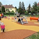 Na zahradě Mateřské školy Sdružení vyrostlo nové hřiště se speciálním povrchem a moderními herními prvky. Na slavnostní otevření areálu se v pondělí 23. května 2022 před polednem přišla podívat i starostka Irena Michalcová (ANO 2011).