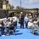 S měsícem dubnem se senioři městské části Praha 4 rozloučili stylově – jarní plavbou po Vltavě. Spolu se starostkou MČ Praha 4 Irenou Michalcovou (ANO 2011) vypluli ve čtvrtek 28. 4. 2022 na dvouhodinovou jízdu metropolí nad Vltavou na výletní lodí Európé za doprovodu živé hudby v podání Václava Bízka. Počasí se, stejně jako na podzimní plavbě pro seniory, opět vydařilo a nic tak nebránilo užít si nevšední zážitek, navíc s kávou a zákuskem v ruce. 