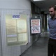 Na třinácti panelech se výstava zaměřuje na to, jak se rodila nezávislá žurnalistika jako jeden z pilířů Sametové revoluce. 