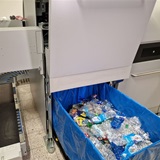 Michelská prodejna Kaufland nově zavádí zpětný odběr PET lahví a plechovek