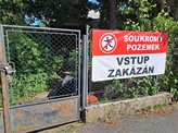 Likvidace squatu Nad Ondřejovem začala.