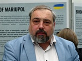 Výstava ve foyer úřadu připomíná hrdiny z Mariupolu