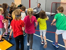 Úspěšný projekt „Čtyřka sportuje – sportujeme s trenéry“ dál motivuje děti ke sportu
