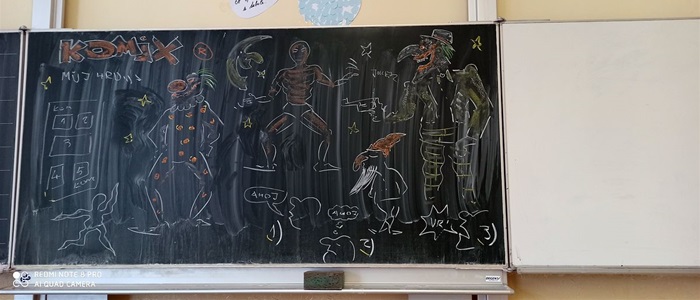 Svět komixu pro všechny děti - Cílem aktivity je prohloubit komunikaci mezi lidmi z různých zemí (nebo etnik) a většinovou společností a usnadnit sociální začlenění (kresbou komixem). Pod vedením lektora si děti zvolí téma příběhu a následně své pocity vyjádří formou komixu. Této aktivity se zúčastňují všechny děti, které projeví zájem. Kurz bude probíhat až do 3. 12. 2020.
Akce je pořádána v rámci projektu „Žijeme na čtyřce společně 2020“ na integraci cizinců, spolufinancovaného MV ČR. 
