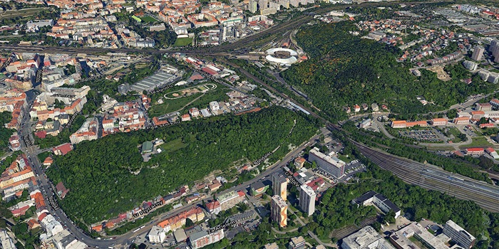 Městská část Praha 4 chce více využít zalesněné kopce Tyršův vrch a Bohdalec pro rekreaci obyvatel. A nejen svých. Kopce jsou totiž zároveň součástí území Prahy 10. Dosud byly využívané spíše sporadicky, a to kvůli obtížné přístupnosti a prostupnosti. To by se mohlo změnit. Radnice Prahy 4 se proto spojila s odborníky a studenty z Ústavu zahradní a krajinářské architektury Mendelovy univerzity v Lednici, aby stav lokality posoudili a navrhli reálné možnosti jejího využití. Návrh má být hotový v březnu příštího roku. 