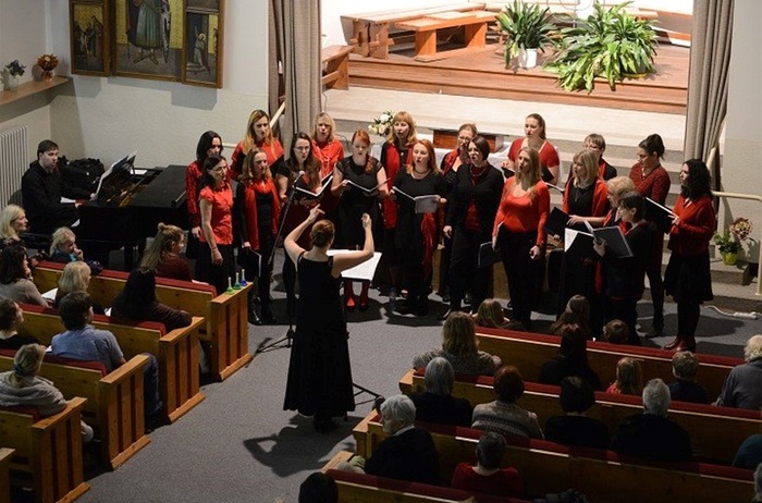 jarní benefiční koncert ženského pěveckého sboru NASHIRA  