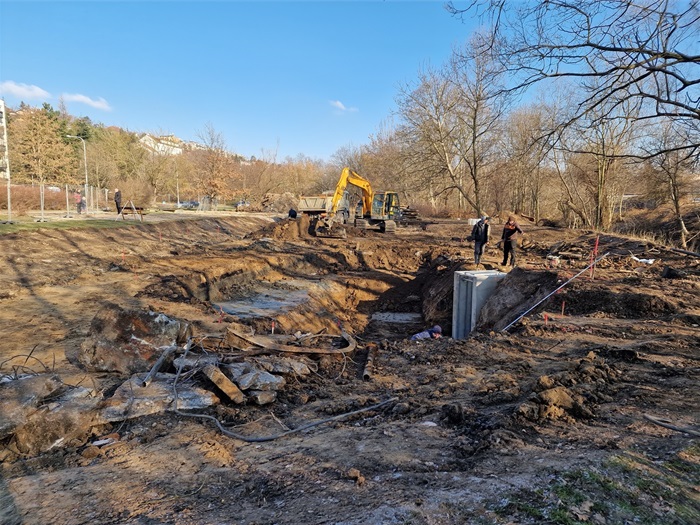 Kontrolní den na stavbě biotopu v Braníku ve středu 8. února 2023.